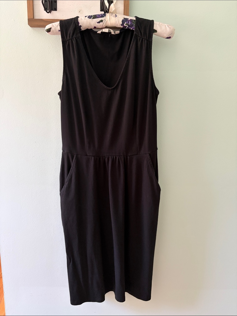 Boden Black Sleeveless Midi Dress with V-Neck and Pockets